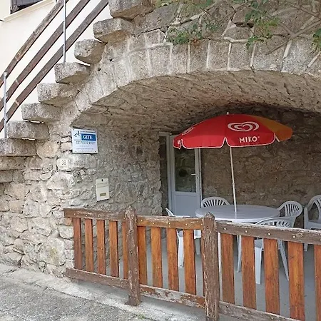 Le Petit Riou Apartment *
